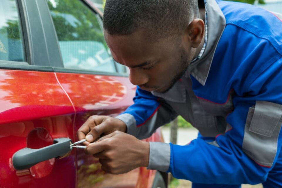 Locksmith near crawley
